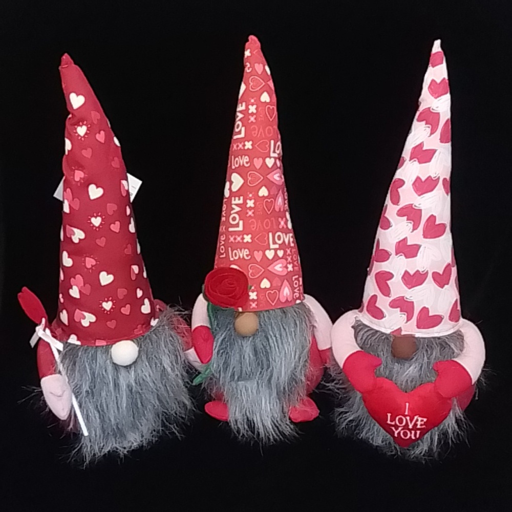 20" Valentine's Day Gnome